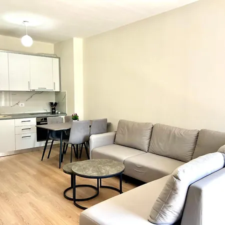 Oasis * טיראנה